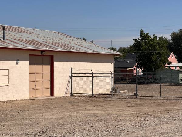 $2,000 / 1500ft2 - Shop/Warehouse (Caldwell)64205432019457122