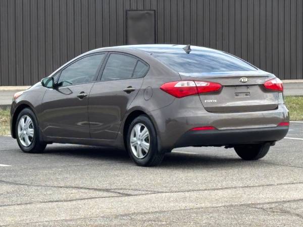 2015 Kia Forte LX with 158,000 miles Rust Free $4,650 - $4,650 (Chesterfield Indiana)63622014620163124