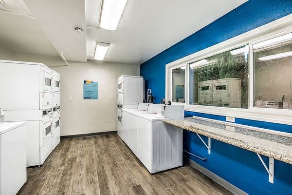 $1,725 / 395ft2 - Carpeting, Stainless Steel Appliance Package, Controlled Access/Gated63912983087618120