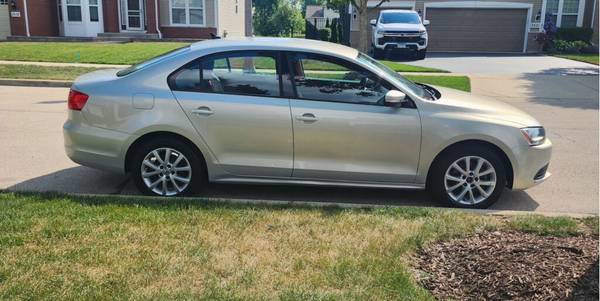 Volkswagen Jetta 2011 - $3.200 (Carpentersville)63618891077251121