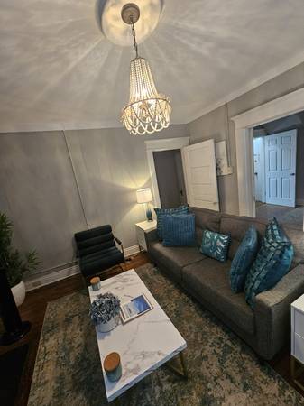 $1899.00 / 2br - 850ft2 - All-Inclusive Terrific Teal Top Level Apt63989520844290121