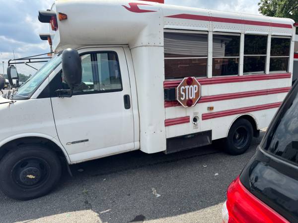 2002 CHEVROLET MINI BUS - $6,300 (Fall Church)63618533383555122