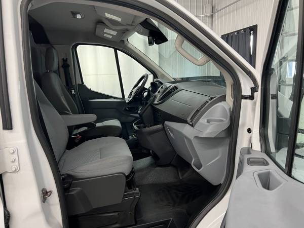 2016 Ford Transit 150 3dr - Photo 10