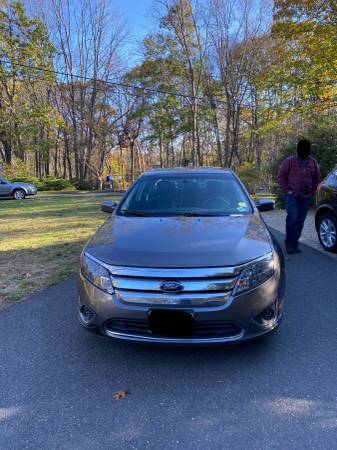 Ford Fusion 2010 - Transmisión dañada - $1.200 (Wakefield)63615569701635122
