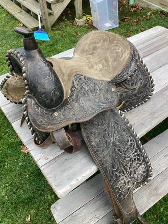 Vintage Quality Mexican Western Saddle - 17” Seat 1