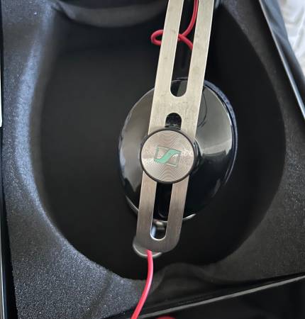 Sennheiser Momentum On-Ear 505795 Wired Headphones Black/Red - $90 (San Jose)63471479073027123