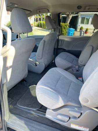 Furgoneta Toyota Sienna - $29,000 (santa rosa)63478441600513124