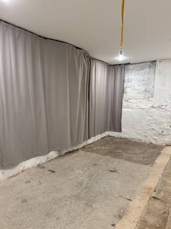 $385 / 250ft2 - Affordable modern art studios/hair studios with AC; $385 (Philadelphia)64046036480129124