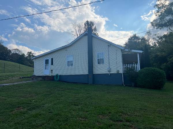 $1700.00 / 2br - 1050ft2 - Charming 2 Bed, 1 Bath Home in Gray, TN - Available 10/15 - $1700/mo63947703846146120