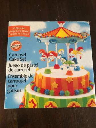 Carousel Cake Pan Set 1