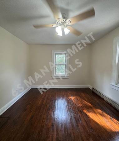$1795.00 / 3br - 2100ft2 - Spacious 3 Bed, 1 Bath Unit in Kingsport! Newly Updated!63786354530305124