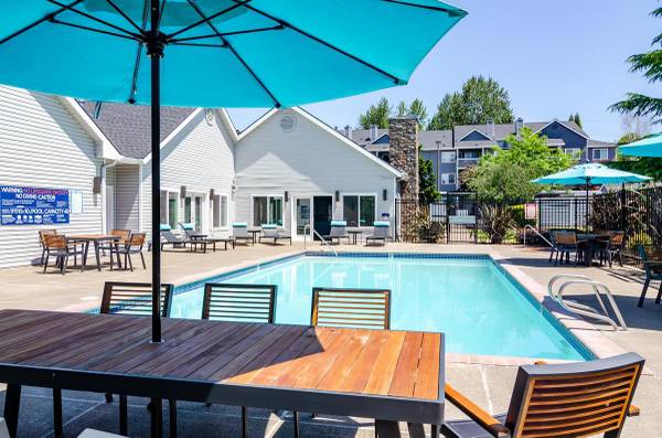 $1,641 / 1br - 698ft2 - Stainless Steel Appliances, BBQ Grills, Fully Equipped Kitchens63672529811585120
