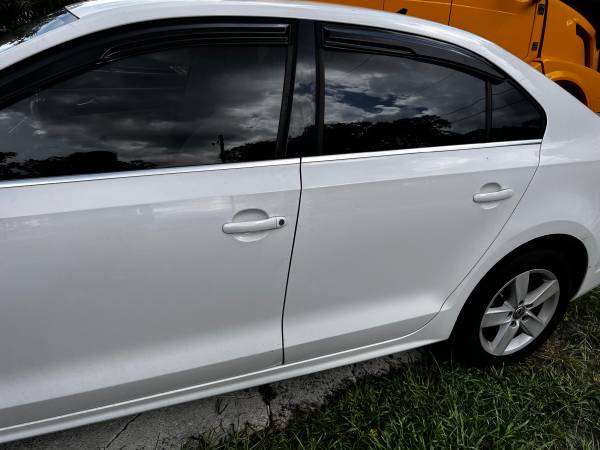 $5,800 Volkswagen Jetta TDI 2013 2.0L sedan - $5,800 (Jacksonville)63470248359299123