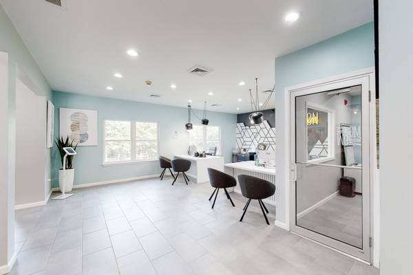 2BD/2BA--GROUND FLOOR--PET FRIENDLY--NEAR PGH AIRPORT! 1