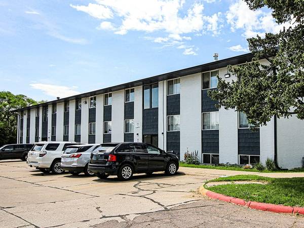 $1,000 / 2br - 810ft2 - Come see what makes us exceptional! (2201 Gibson St, Sioux City, IA)63617082242817123