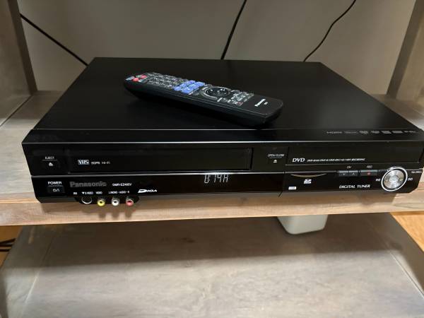 DVD/VHS Player/Recorder 1
