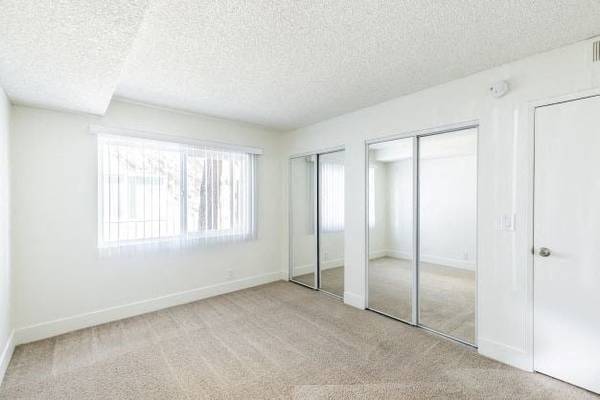 $1,675 / 1br - 725ft2 - Pet Friendly, Window Coverings, Dishwasher (West Ave I Lancaster, CA)63857623838081121