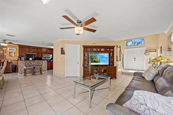 $609,500 / 3br - ██ Actualizada casa de 3 habitaciones + habitación adicional/oficina, 2.5 baños con piscina (Coconut Creek)63825133267201124