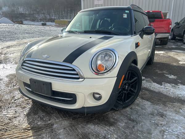 2014 MINI Clubman Cooper 2dr Wagon Sleek and Sporty 1