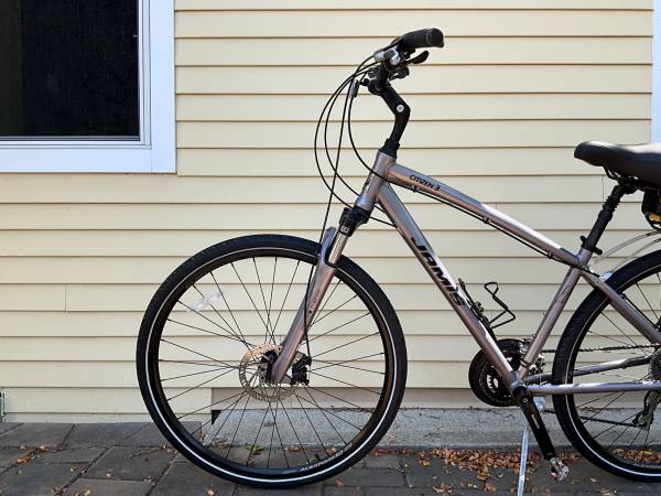 Bicicleta híbrida: Jamis Citizen 3 - 17 pulgadas, 2021, como nueva, muchos extras - $725 (Westport)63436999155715124