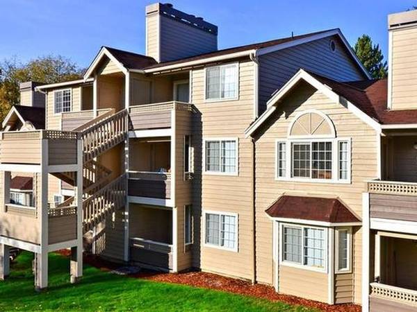 $1,973 / 1br - 650ft2 - Amazing Opportunity to LIVE IN STYLE in Mukilteo! (Mukilteo - Harbour Pointe)63934550238210124
