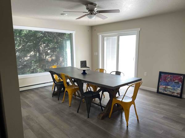 $890.00 / 1br - 300ft2 - Spacious PRIVATE BEDROOM with Ensuite in a Large COMMUNAL LIVING Apart63656975164163121