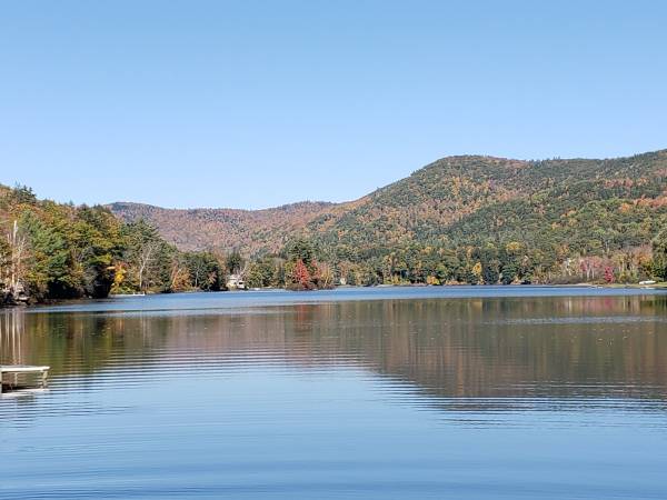 $275 / 4 habitaciones - 2000 pies² - HOJAS DE OTOÑO - Casa de Vacaciones en Echo Lake - (Plymouth/Ludlow, VT)633134843404831219