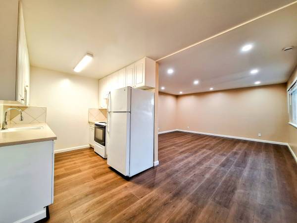 $900 / 1br - 638ft2 - Beautifully Remodeled 1bd Pet Friendly Apartment @ 890 Burbank Dr #4 (santa clara)63946672279939120