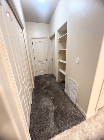 $950 / 1br - Unidad de un dormitorio solo $950 en Liberty Square en Ammon! (Ammon)63952518492930123