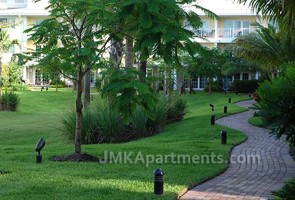 $2,700 / 2br - 2 bath lakefront property (North Palm Beach)64002013308162122