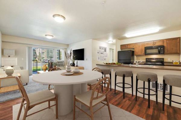 $1,345 / 2br - 2 Bed, Beautifully Furnished Clubhouse, Fitness Center (5501 W Hildebrand Blvd, Kennewick, WA)63662908532227121