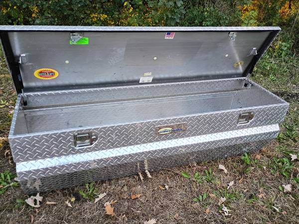 Truck Tool Box--Diamond plate aluminum 1