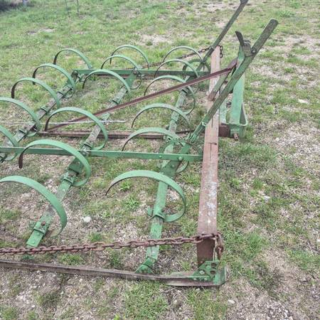 3 polnt hitch  spring tooth 1
