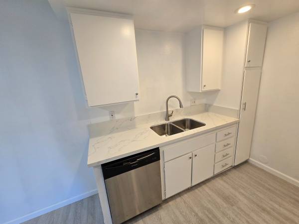$1,950 / 1hab - 530ft2 - Hermoso, remodelado, moderno y acogedor (Mira Mesa)63865592137345122