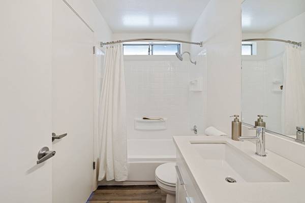 $3,875 / 2br - 1040ft2 - 2 Bed - 2.5 Bath, Small Community Charm, Major Freeway Access (campbell)63695784981251122