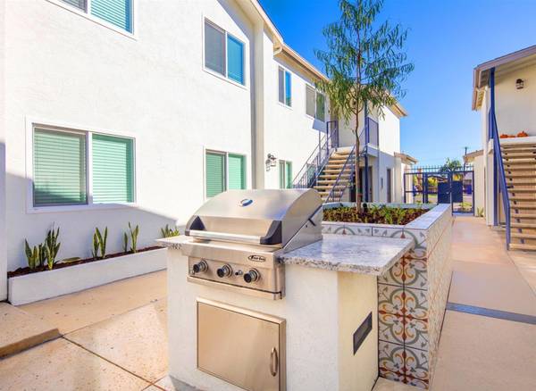 $2,495 / 2br - Pet Friendly 2 Bed with Garage & New Kitchen! -- Relax & Unwind (Cherokee Point)63657260767619123