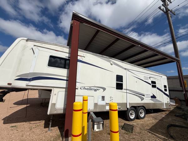 2003 Keystone challenger 5th wheel rv 3/slides 1
