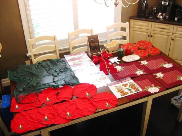 29Pc. Christmas Decorations Placemats, Stickers Candles Lot $28 1