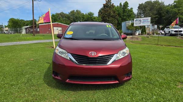 2011 Toyota Sienna LE 8 Passenger van 3.5L V-6 Warranty!!! - $8,495 ((Mardi Gras Motors) Raymond MS)63617454306945121