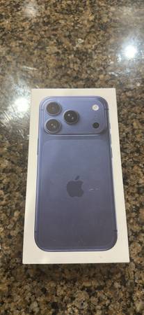 iPhone 17 Pro Brand New At&t - $380 1
