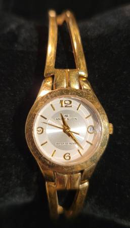 Ladies Gold Tone Bezel And Dial Ann Klein Watch 1