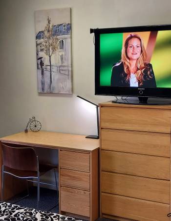 $900 / 1br - 300ft2 - Studio size Bedroom & Bathroom - walk to Metro, Downtown, Clinics (Cleveland)63924296032002123
