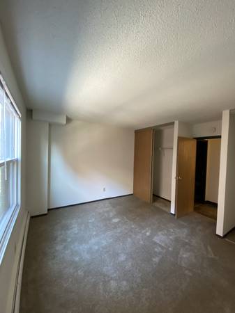 $1,258 / 1 hab - 680 pies² - Amplio departamento de una habitación "Bennett" con 1 mes gratis. (Lowertown)63868699590785122