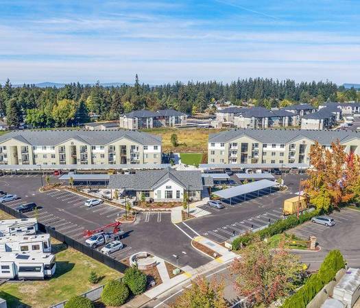 $1,814 / 2br - 900ft2 - Amplios planos abiertos, lavadora y secadora de tamaño completo en el hogar (Woodburn)63660478738819120