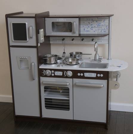 Kids' Play Kitchen Set - Excellent condition 1