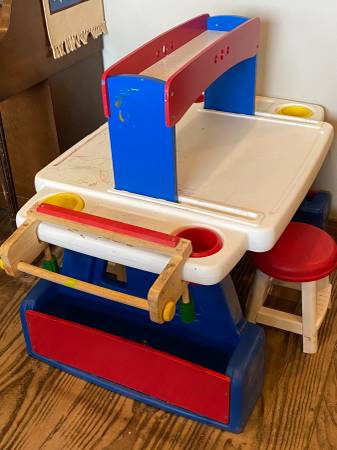 Step 2 Creative Projects Table & Guidecraft Clamp On Paper Center 1