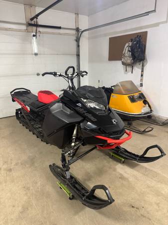 2021 Ski-Doo Summit SP 850 1