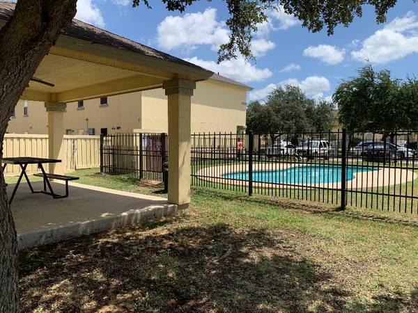$1600.00 / 3br - 1406ft2 - Ranchway Condominiums63662018861187122
