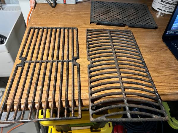 2 camping cooking grills/ 1fish and delicate surface (use any grill) 1