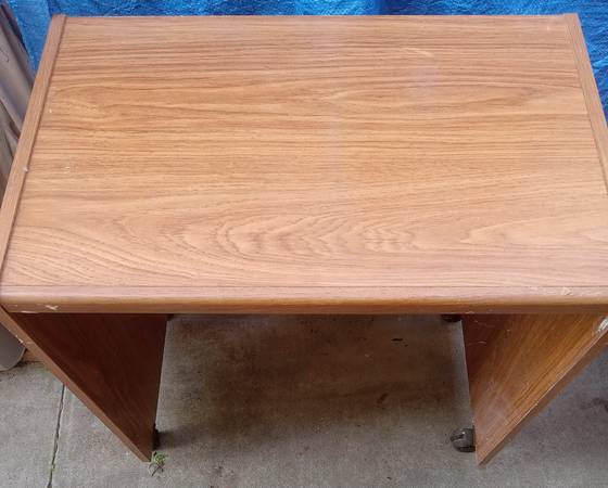 Microwave Table on Wheels 1